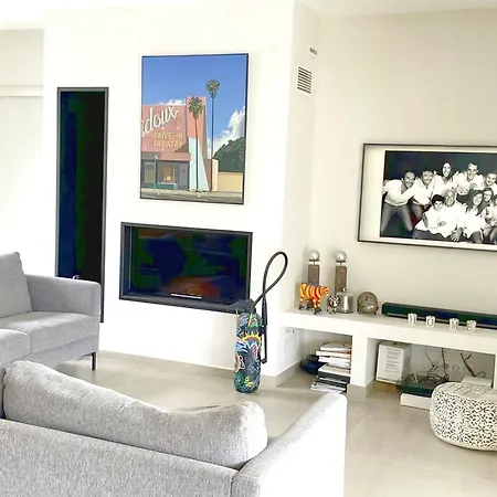 펜션 Familiale Contemporary House 그리모